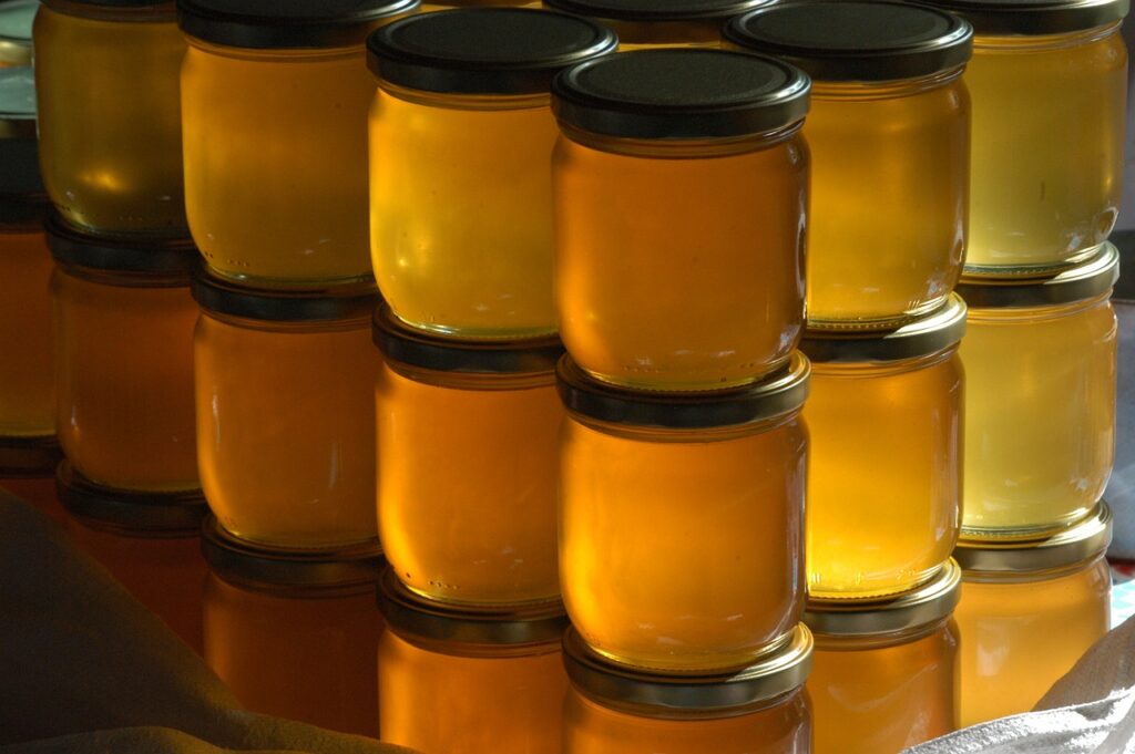 honey, honey jars, food-4919959.jpg